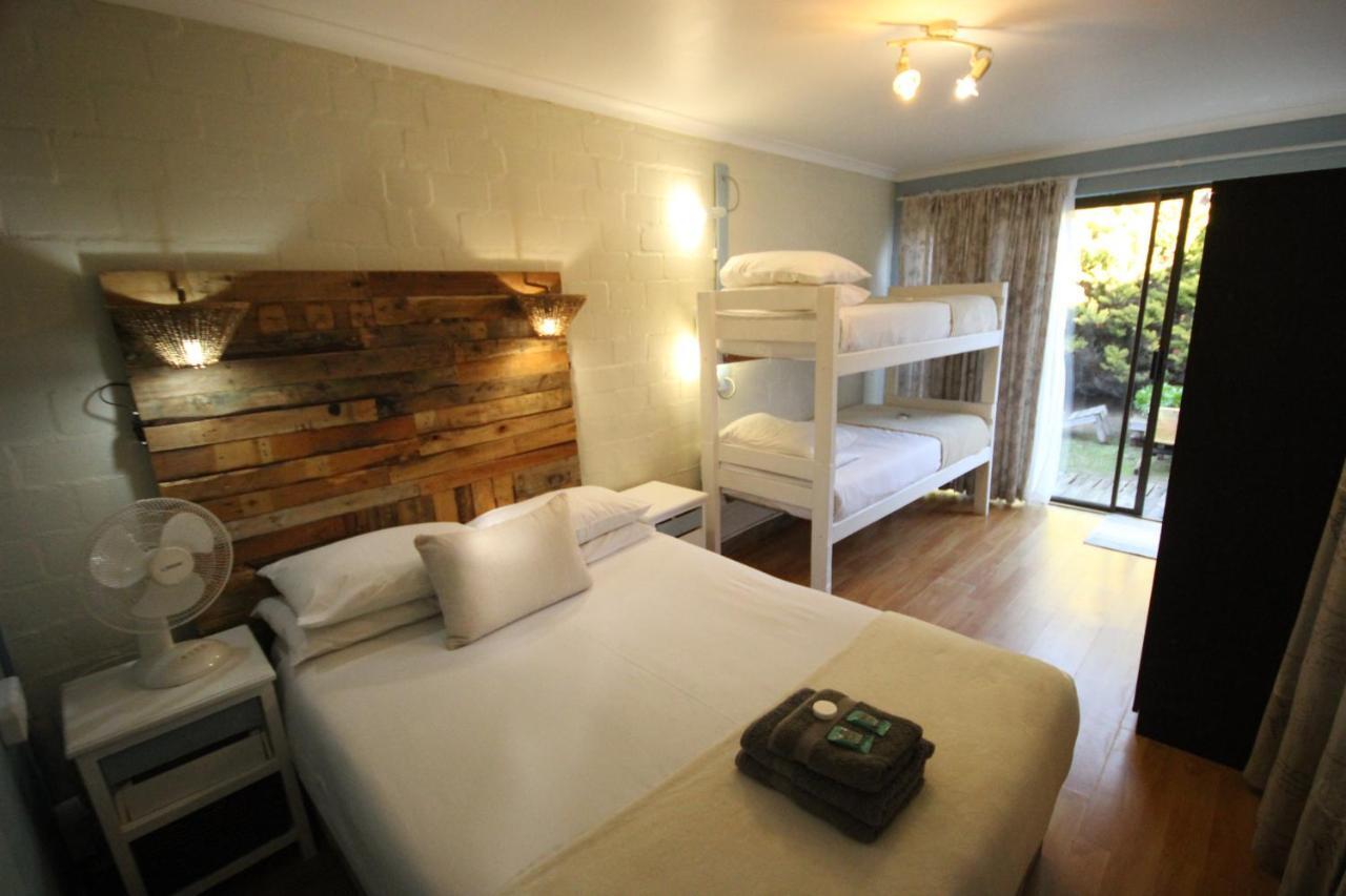 Saltycrax Backpackers And Surf Hostel By Curiocity Bloubergstrand Exteriör bild