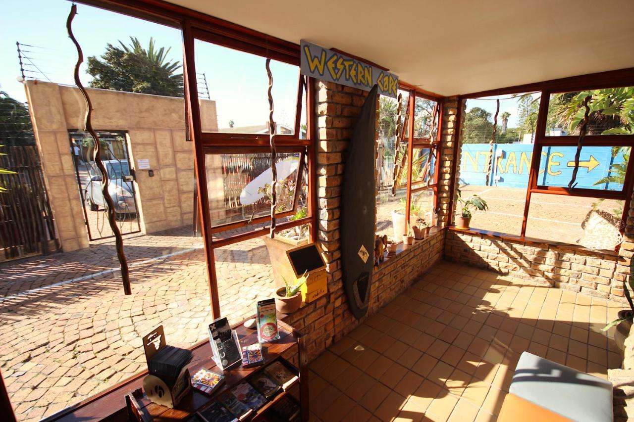Saltycrax Backpackers And Surf Hostel By Curiocity Bloubergstrand Exteriör bild